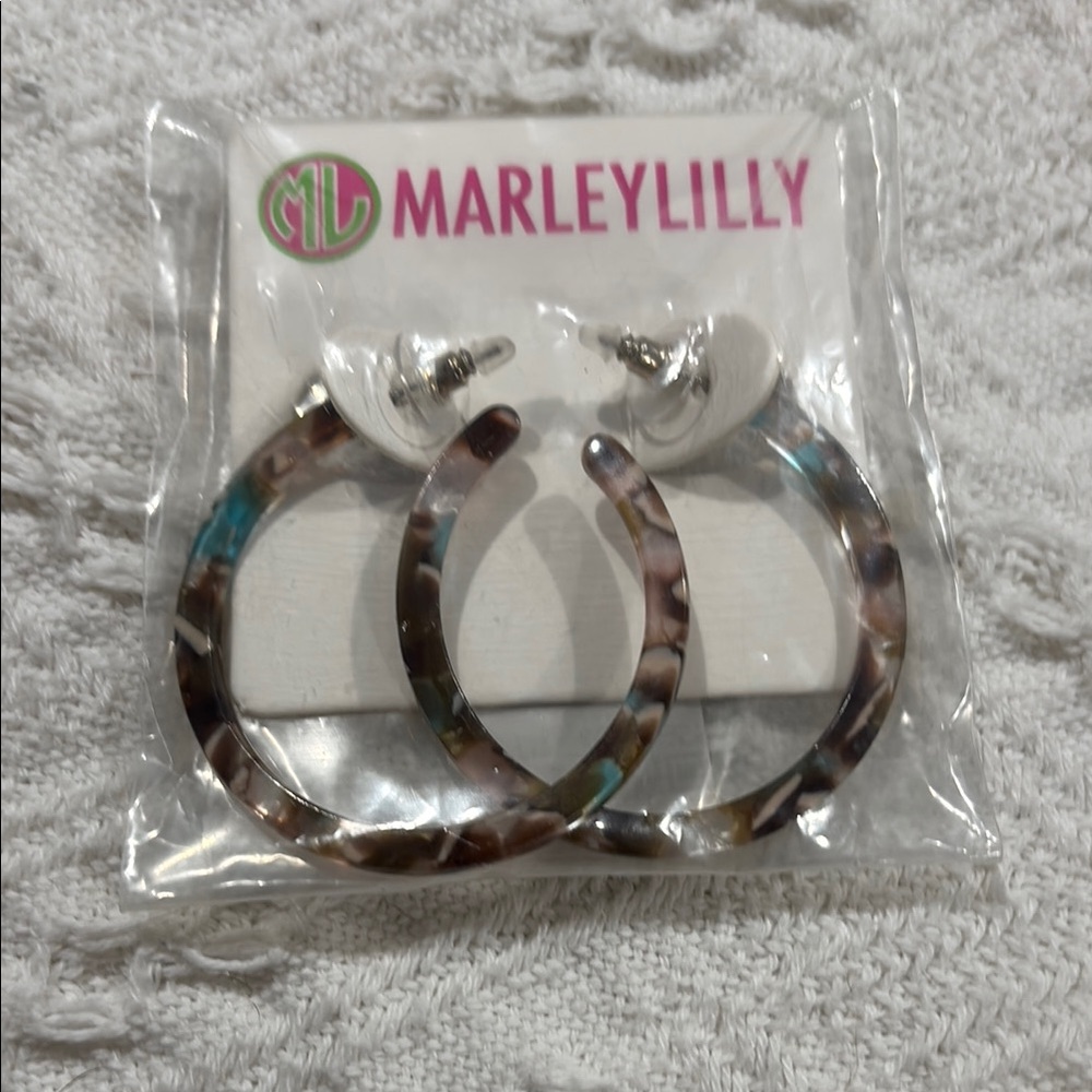 🔔 Free Earrings with purchase